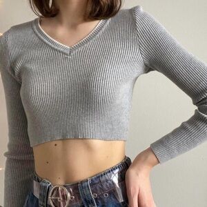 Brandy Melville Women's V-Neck Cropped Sweater Top Gray One Size